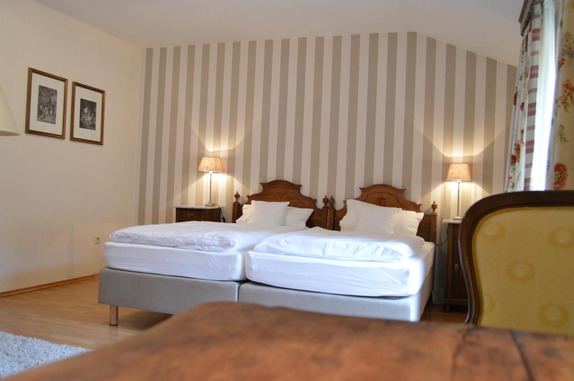 Gasthof Zum Storch Prichsenstadt Chambre photo